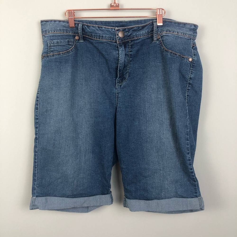 Avenue Capri Cuffed Jean Shorts